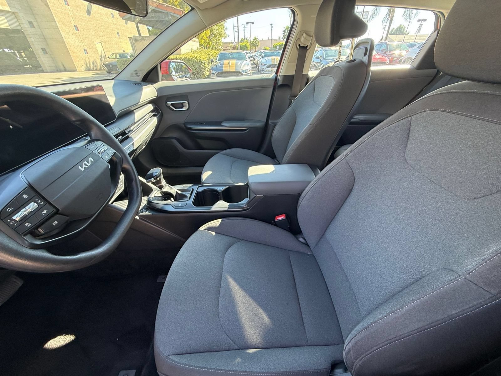 Used 2025 Kia K4 FWD image 24