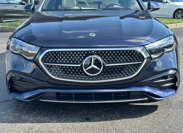 New 2027 Mercedes-Benz E 450 4MATIC Sedan image 4