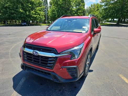 Used 2025 Subaru Ascent Premium AWD/4WD image 2