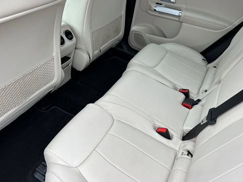 Used 2021 Mercedes-Benz GLB 250 GLB 250 image 12