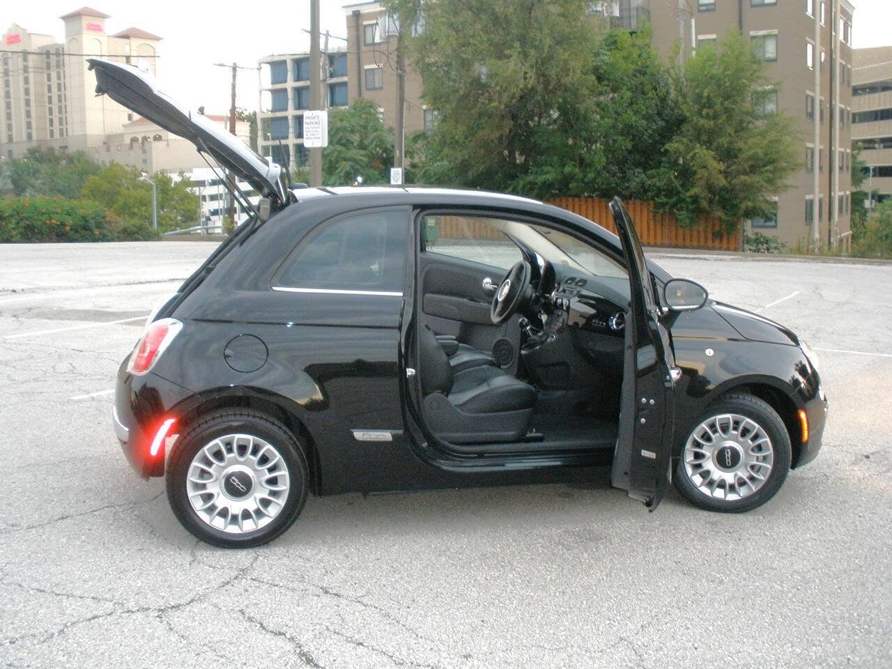 Used 2015 FIAT 500 Lounge w/ Luxury Leather Package FWD image 21