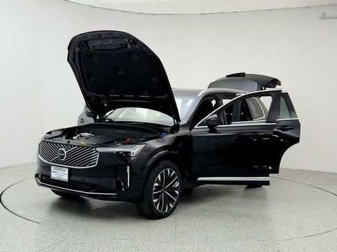 New 2026 Volvo XC90 B6 Plus w/ Protection Package Premier image 9