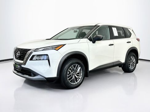 Used 2023 Nissan Rogue S AWD/4WD image 3