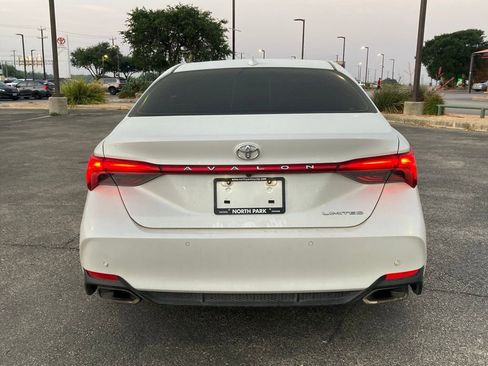 Used 2019 Toyota Avalon Limited w/ Advanced Safety Package image 6