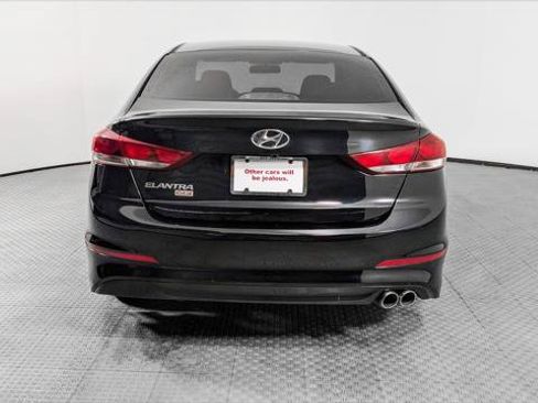 Used 2018 Hyundai Elantra SE FWD image 7