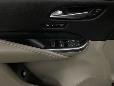 Used 2019 Cadillac XT4 Premium Luxury image 32