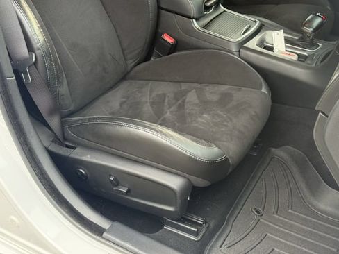 Used 2019 Dodge Charger Scat Pack w/ Technology Group RWD image 18