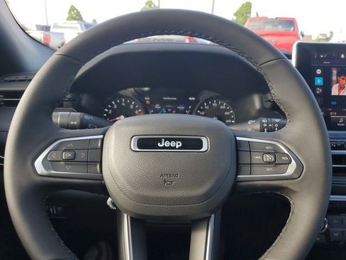 New 2026 Jeep Compass Latitude image 15