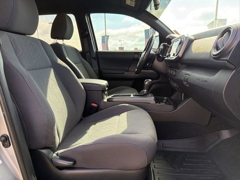 Used 2019 Toyota Tacoma TRD Off-Road image 15