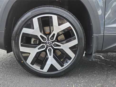 Certified 2023 Volkswagen Taos SEL AWD/4WD image 11