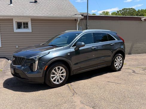 Used 2021 Cadillac XT4 Luxury w/ Cold Weather Package AWD/4WD image 2