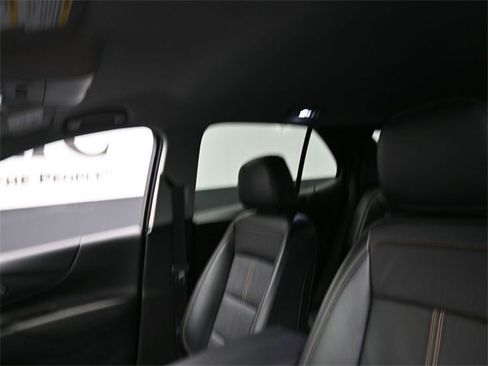 Used 2023 Chevrolet Equinox Premier image 17