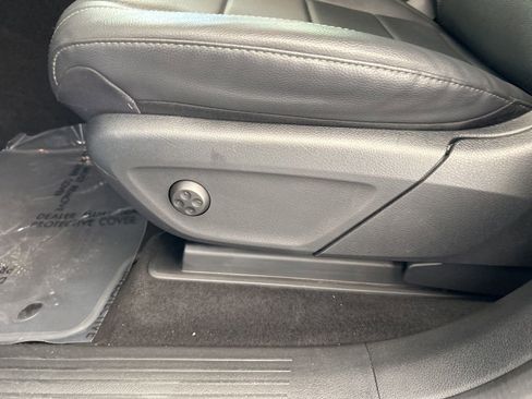 Used 2024 Mercedes-Benz GLE 350 4MATIC image 43