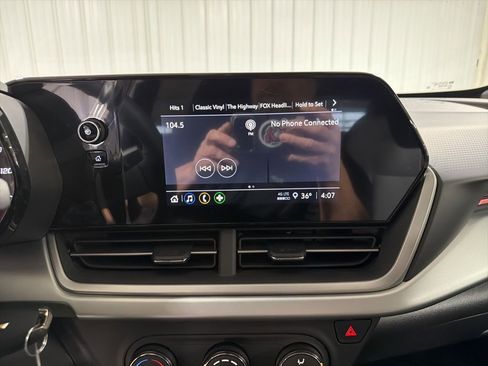 New 2026 Chevrolet Trax RS w/ Sunroof Package FWD image 27