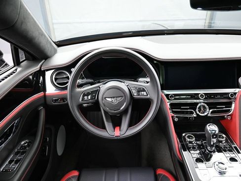 Certified 2024 Bentley Flying Spur W12 image 19