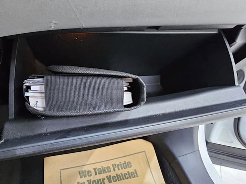 Used 2023 Toyota Highlander LE image 37