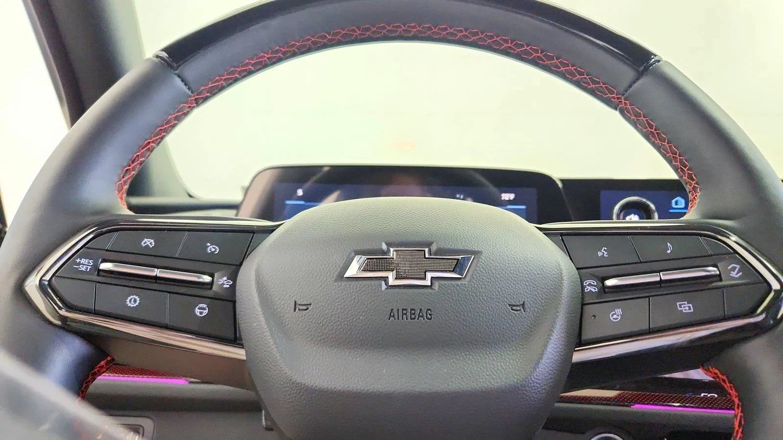 New 2026 Chevrolet Traverse RS AWD/4WD image 17