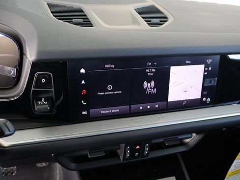 New 2025 Porsche Cayenne image 22