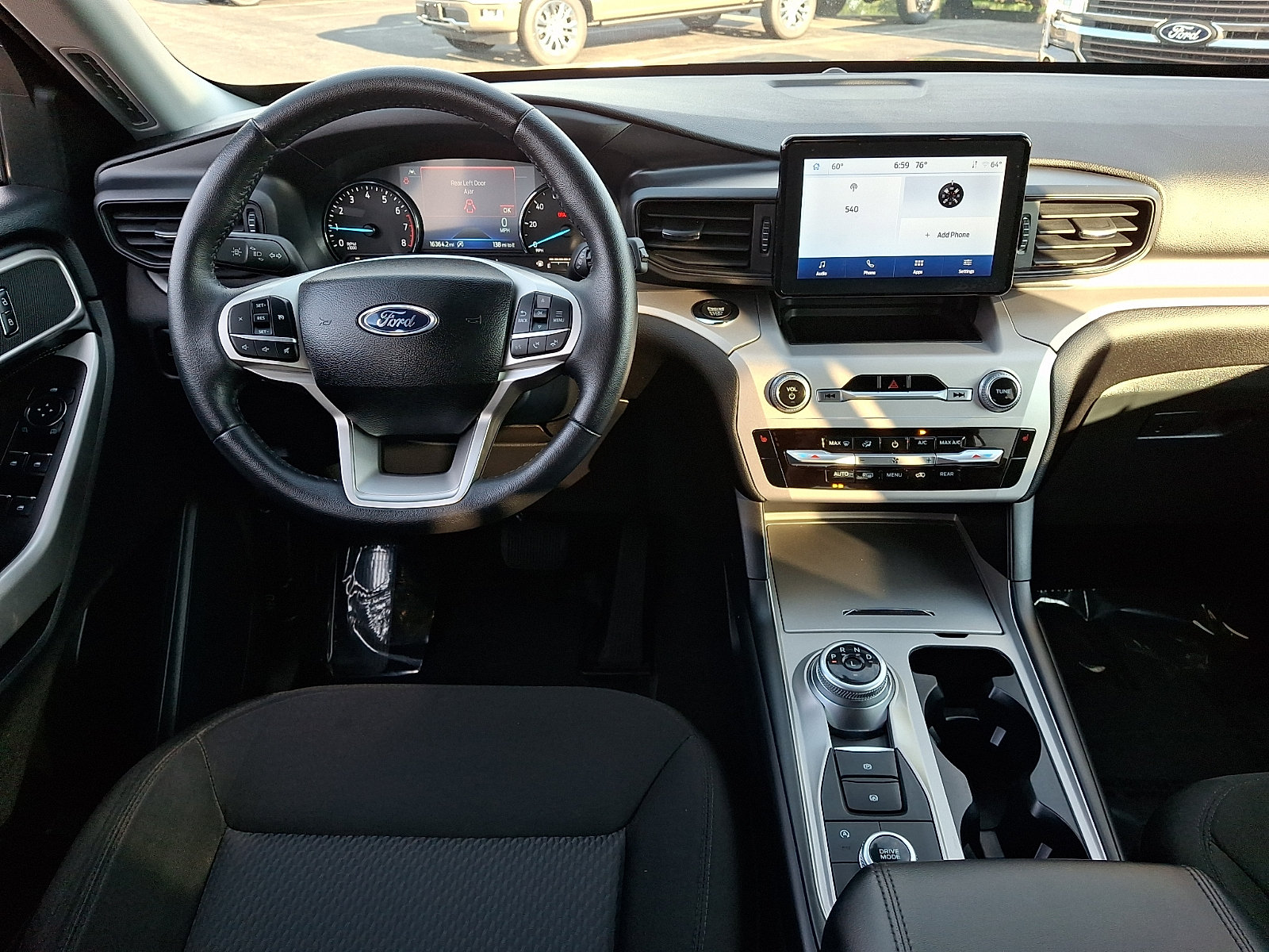 Used 2024 Ford Explorer XLT AWD/4WD image 11