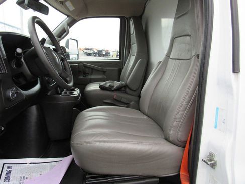 Used 2024 Chevrolet Express 3500 w/ Power Convenience Package image 25