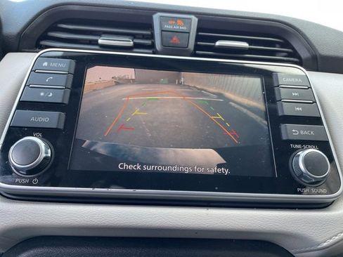 Used 2021 Nissan Versa SV image 33