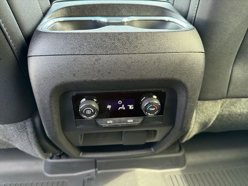 New 2026 Chevrolet Traverse LT w/ Enhanced Driving Package FWD image 18