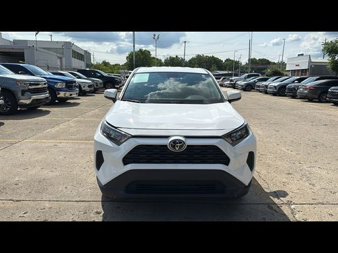 Used 2022 Toyota RAV4 LE image 30
