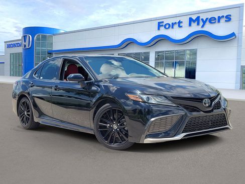Used 2021 Toyota Camry XSE FWD image 1