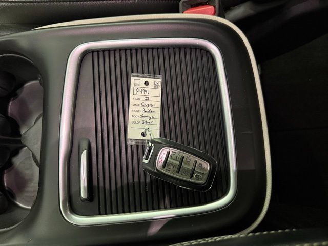 Used 2022 Chrysler Pacifica Touring-L FWD image 22