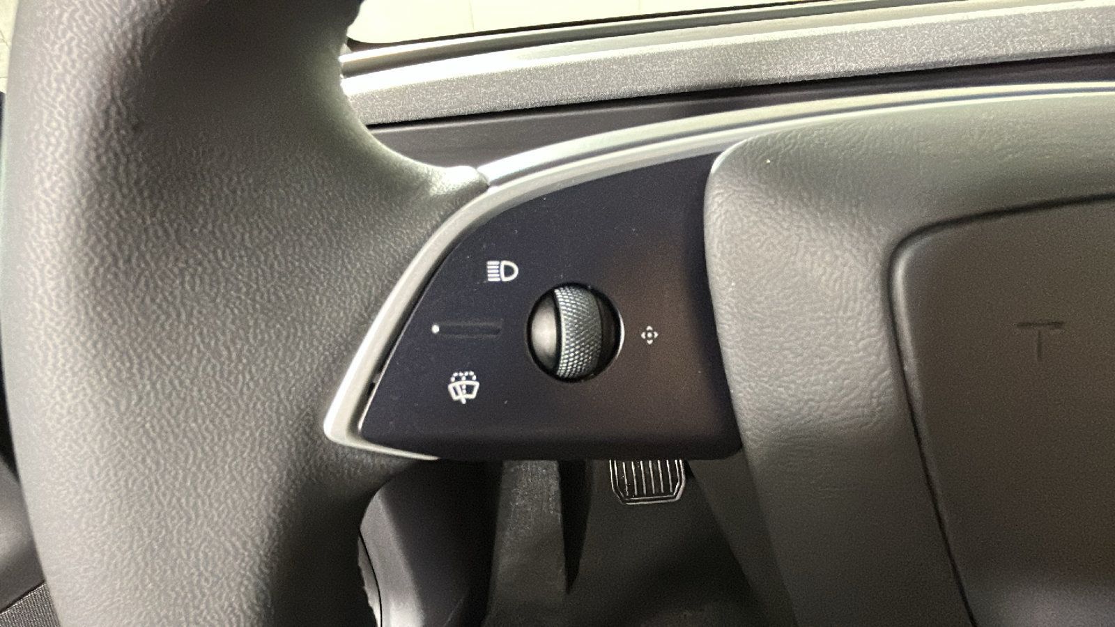 Used 2026 Tesla Model Y 2WD image 16