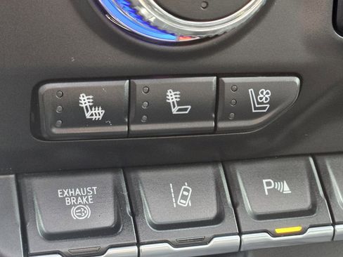 Used 2021 GMC Sierra 2500 AT4 w/ AT4 Premium Plus Package image 10