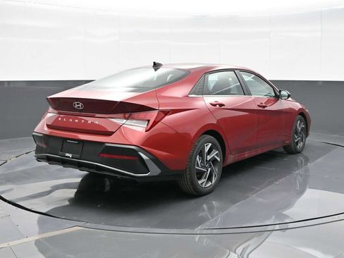 Certified 2024 Hyundai Elantra SEL w/ Convenience Package image 7