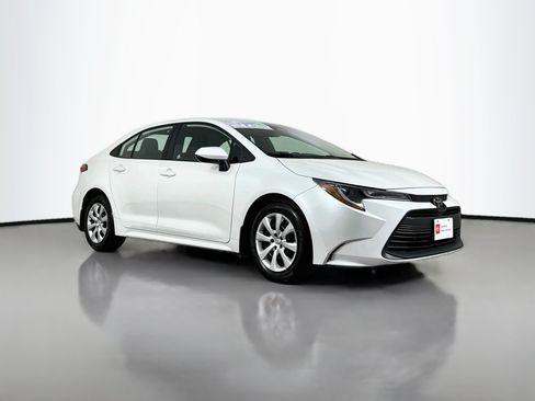 Certified 2025 Toyota Corolla LE FWD image 1