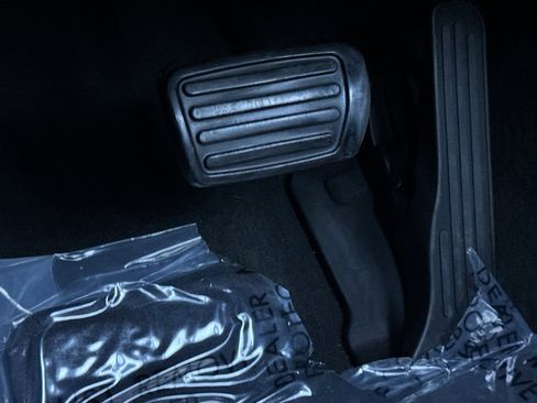 Used 2023 Chevrolet Camaro LT w/ Technology Package image 45