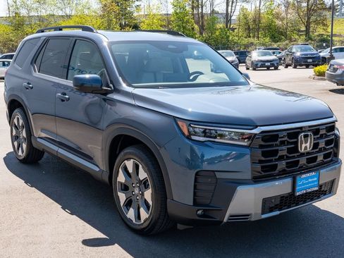 New 2026 Honda Pilot Touring image 4