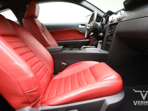 Used 2009 Ford Mustang GT RWD image 10