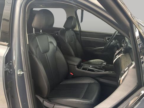 Used 2022 Kia Sorento S w/ Panoramic Sunroof Package AWD/4WD image 9