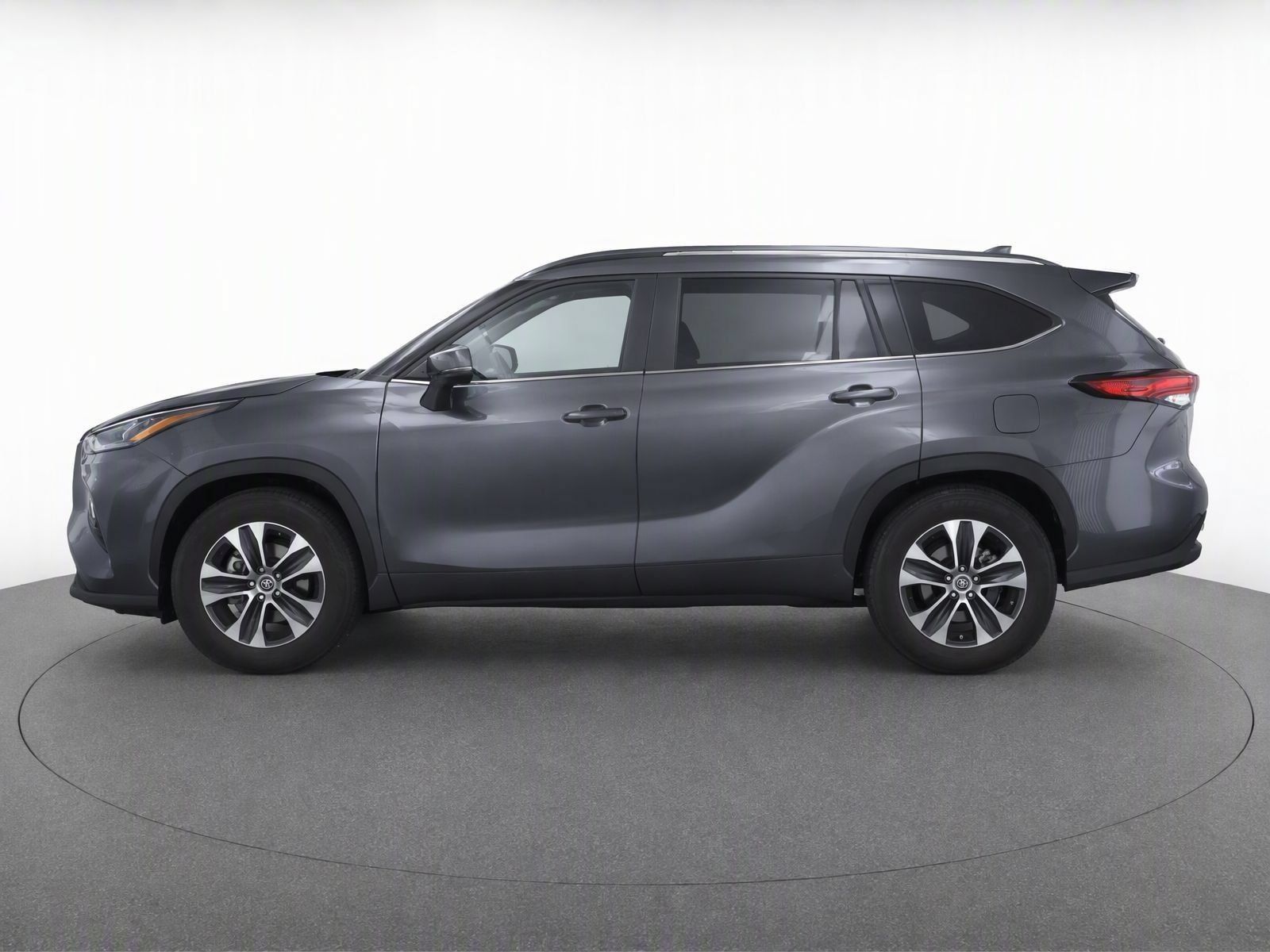 Used 2023 Toyota Highlander XLE FWD image 7