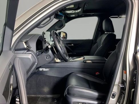 Certified 2024 Lexus LX 600 4WD w/ Appearance Package image 18