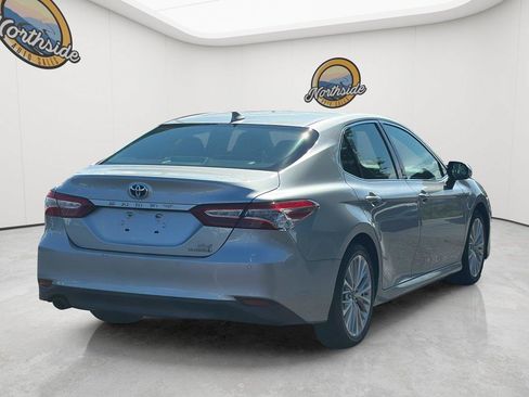 Used 2018 Toyota Camry XLE w/ Audio Package FWD image 5