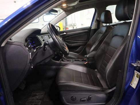 Used 2024 Volkswagen Jetta SE image 23