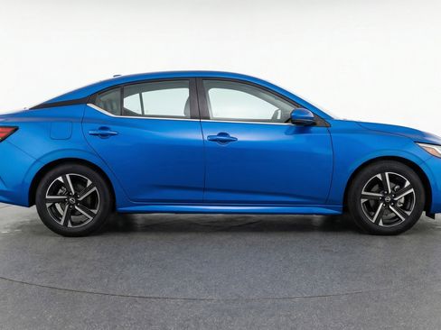 Used 2025 Nissan Sentra SV image 11
