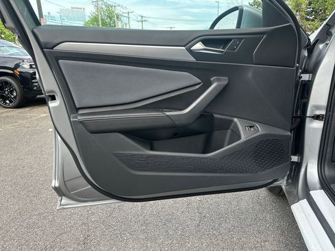 New 2026 Volkswagen Jetta SE FWD image 10