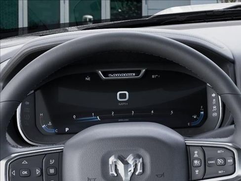 New 2026 RAM 2500 Laramie AWD/4WD image 17