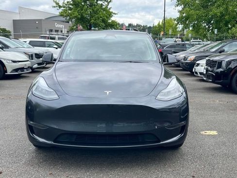 Used 2024 Tesla Model Y Long Range AWD/4WD image 4