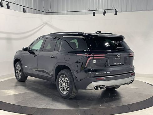 Used 2025 Chevrolet Traverse LT AWD/4WD image 14
