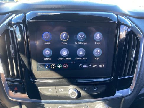 Used 2022 Chevrolet Traverse LT image 22