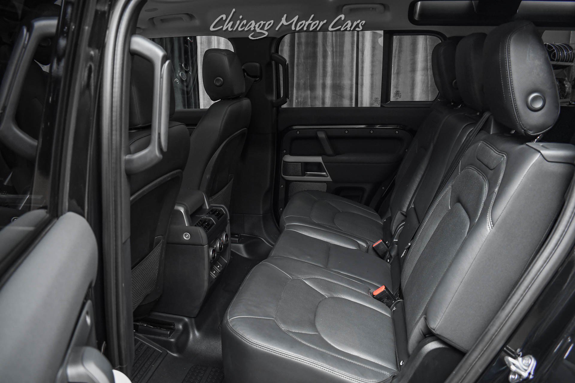 Used 2023 Land Rover Defender 110 SE AWD/4WD image 30