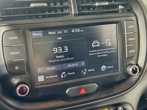 Used 2022 Kia Soul LX FWD image 23