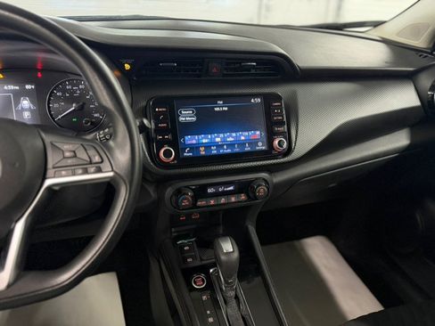 Used 2022 Nissan Kicks SV FWD image 17